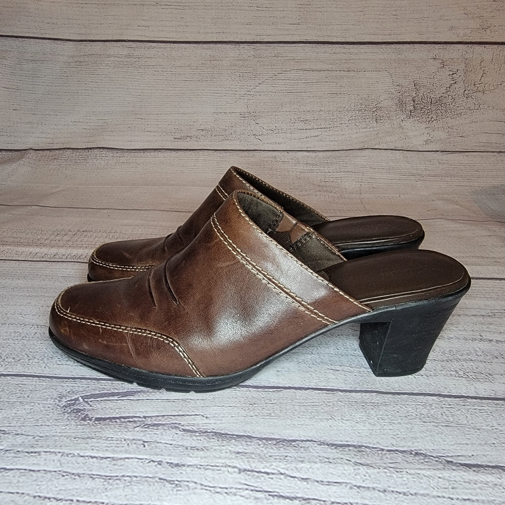Clarks Bendables Women’s SZ 9.5 M Brown Leather Mules Slide Heels Shoes 80419